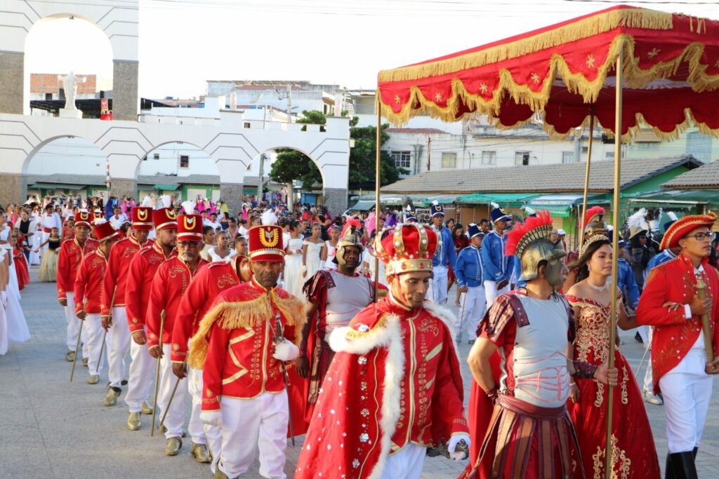 Celebração E Devoção A Festa Do Divino Espírito Santo Qual Lugar 